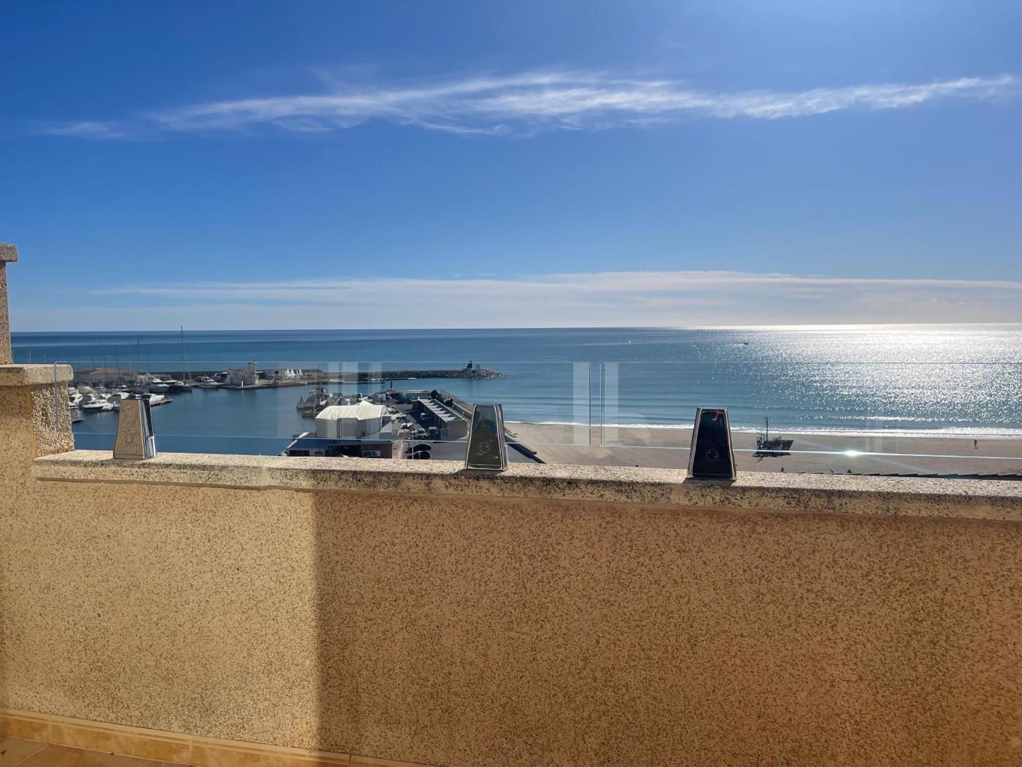 Duplex Penthouse With Sea, Beach, Marina & Mountain Views Apartment *