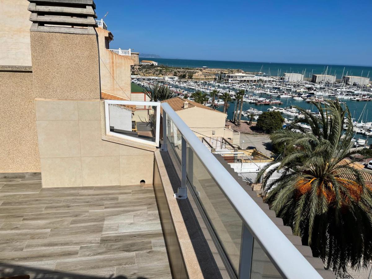 Apartamento Duplex Penthouse With Sea, Beach, Marina & Mountain Views