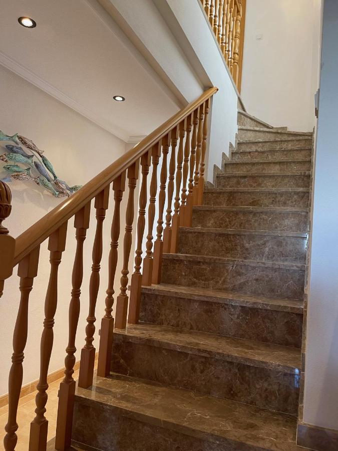 Duplex Penthouse With Sea, Beach, Marina & Mountain Views Apartamento *
