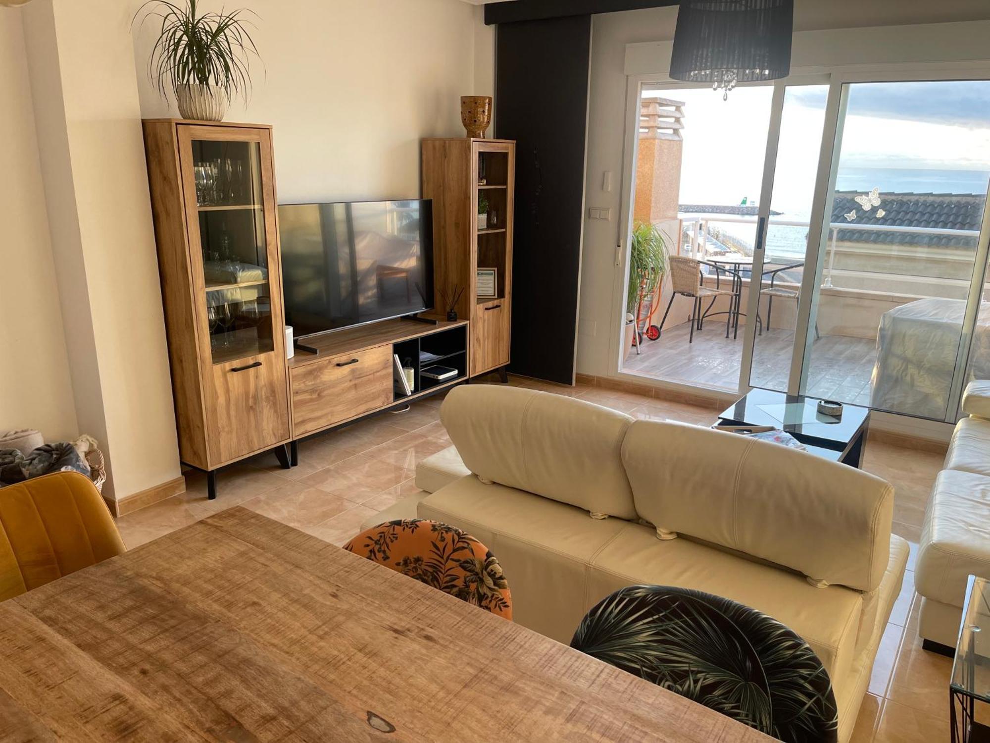 Apartamento Duplex Penthouse With Sea, Beach, Marina & Mountain Views *